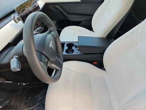 Used 2023 Tesla Model Y Long Range AWD/4WD image 4