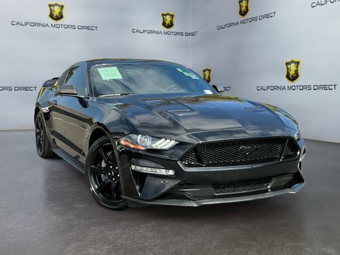Used 2018 Ford Mustang GT Premium w/ Black Accent Package RWD image 3