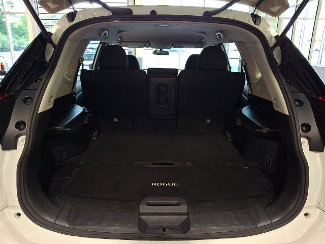 Used 2017 Nissan Rogue S AWD/4WD image 27