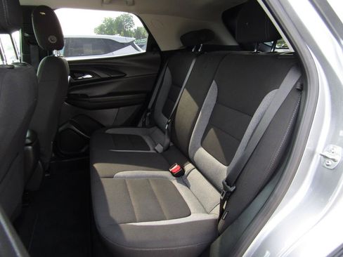 Used 2025 Chevrolet TrailBlazer LT FWD image 19
