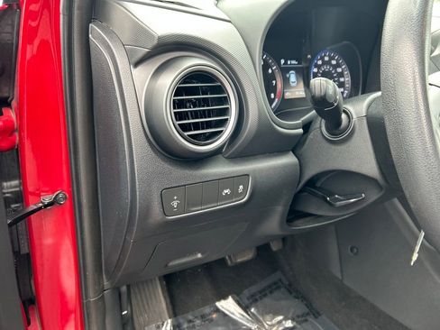 Used 2021 Hyundai Kona SE image 13