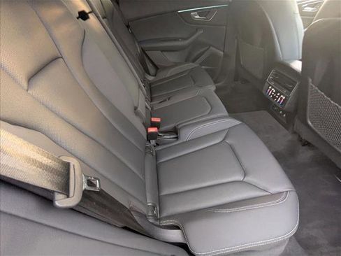 Used 2022 Audi Q8 Prestige image 21
