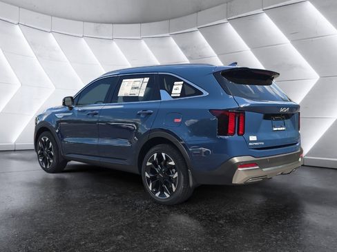 New 2025 Kia Sorento EX image 3