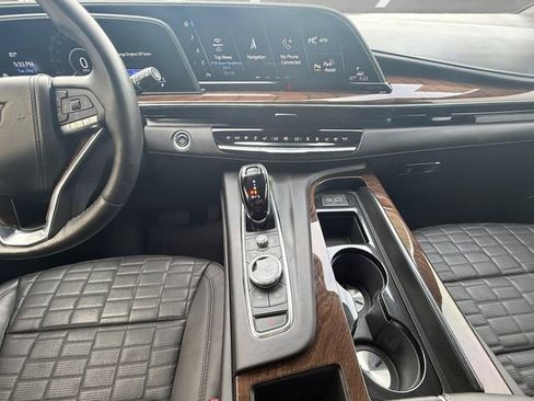 Used 2024 Cadillac Escalade Sport Platinum w/ LPO, ONYX Package AWD/4WD image 3