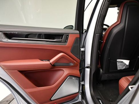New 2026 Porsche Cayenne GTS AWD/4WD image 45