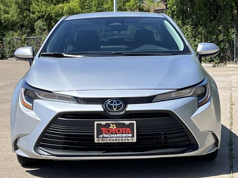 Used 2025 Toyota Corolla LE FWD image 7