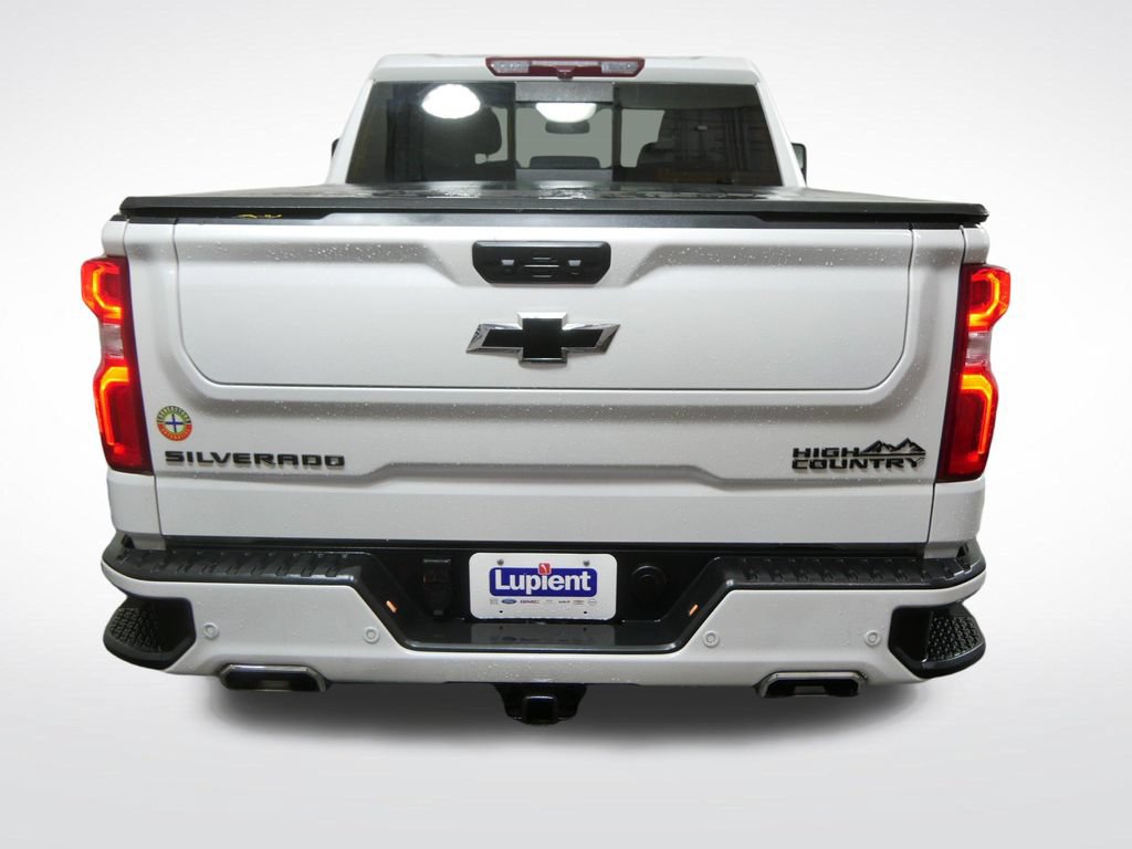Used 2024 Chevrolet Silverado 1500 High Country w/ High Country Premium Package AWD/4WD image 4