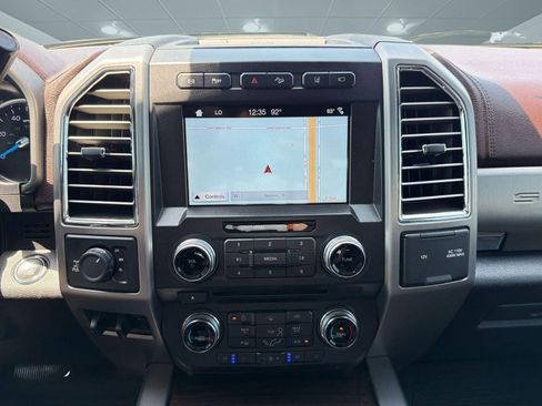 Used 2017 Ford F250 Platinum w/ Platinum Ultimate Package AWD/4WD image 28