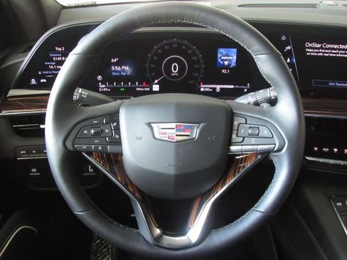 Used 2024 Cadillac Escalade ESV Luxury AWD/4WD image 27