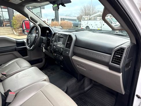 Used 2017 Ford F350 XL w/ Power Equipment Group image 19