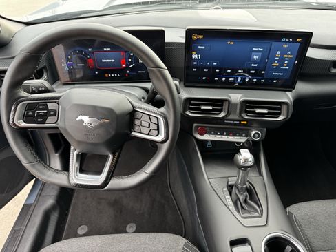 Used 2025 Ford Mustang Coupe RWD image 13