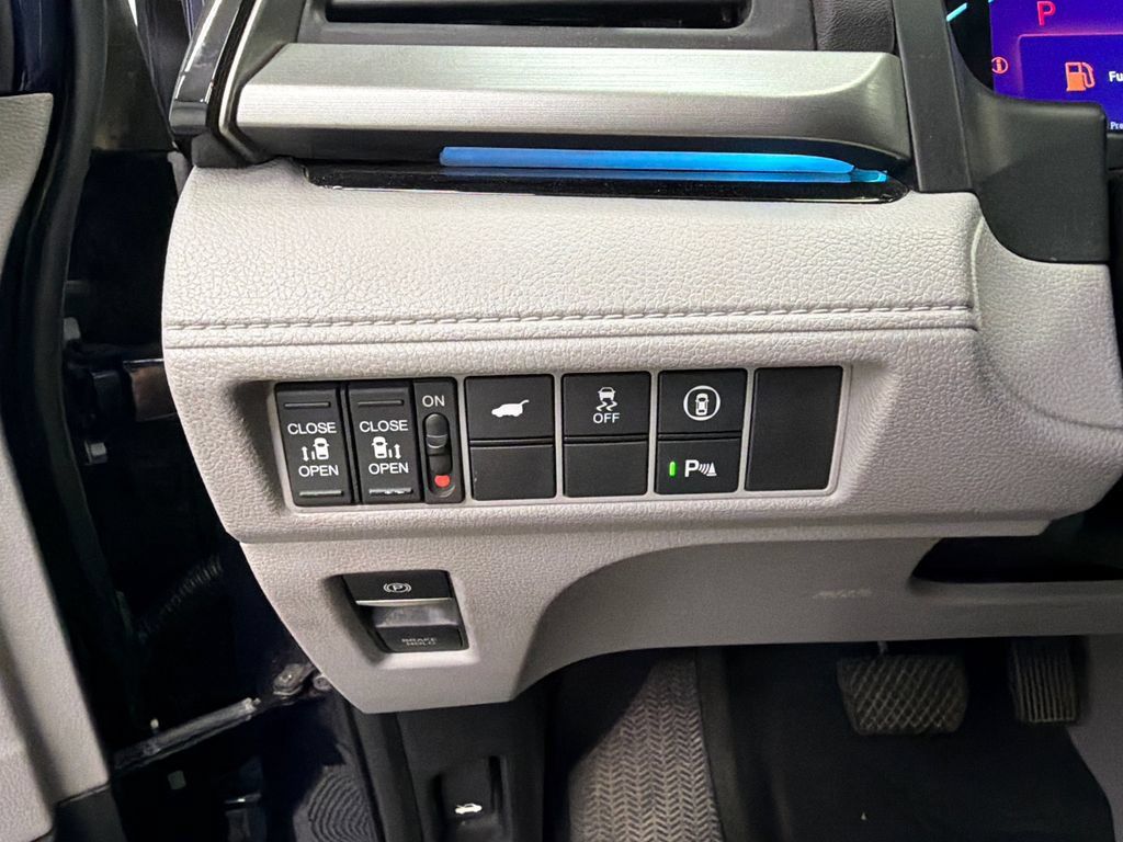 Used 2023 Honda Odyssey Touring image 35
