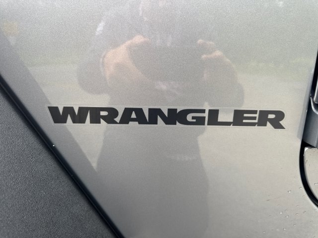 Used 2017 Jeep Wrangler Sport AWD/4WD image 8
