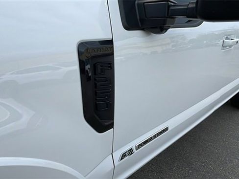 Used 2021 Ford F250 Lariat image 11