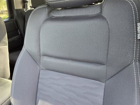 Used 2023 Nissan Frontier SV image 15