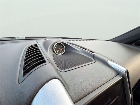 Used 2017 Porsche Cayenne Platinum Edition w/ Premium Package (PJV) image 35