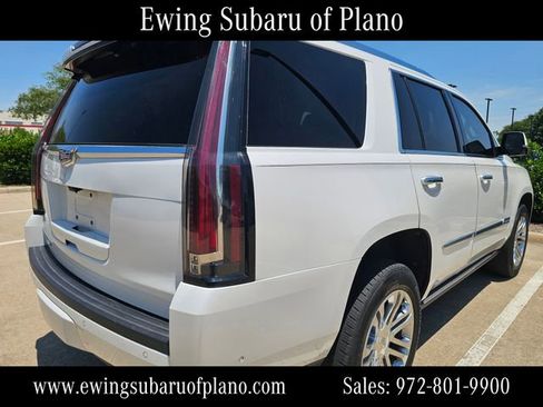 Used 2020 Cadillac Escalade Premium Luxury RWD image 4