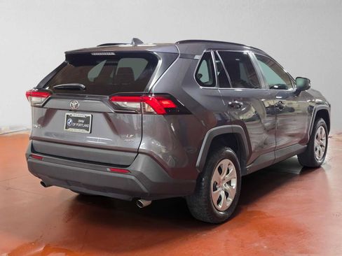 Used 2021 Toyota RAV4 LE AWD/4WD image 3
