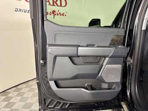 New 2026 Ford F250 Lariat w/ Black Appearance Package image 19