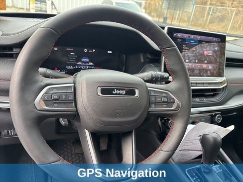 Used 2025 Jeep Compass Trailhawk w/ Trailhawk Elite Group image 8