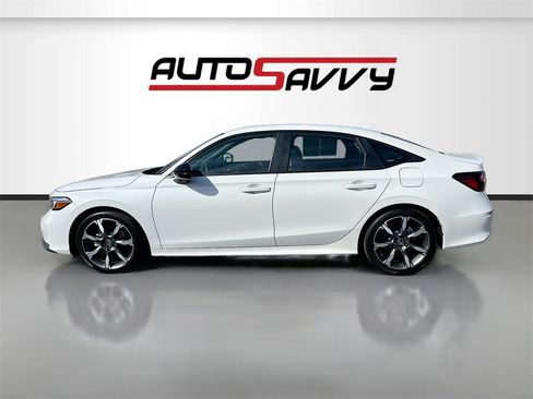 Used 2025 Honda Civic Sport Touring image 4