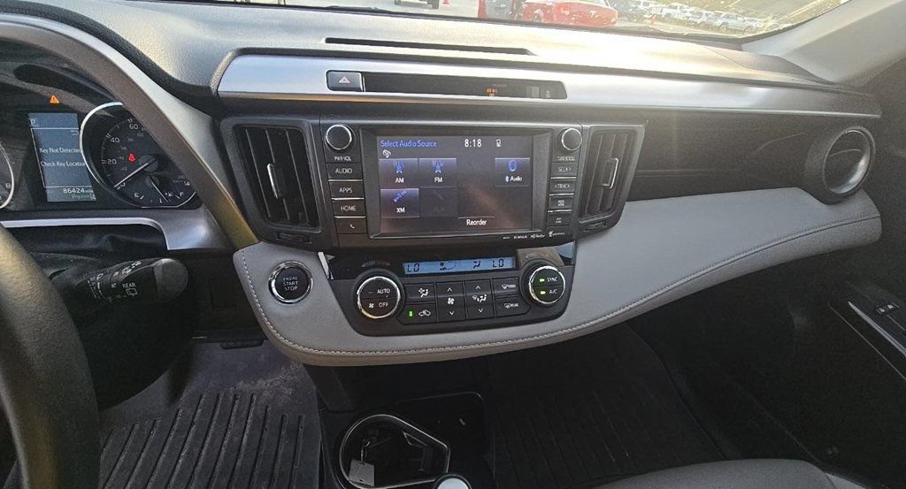Used 2016 Toyota RAV4 Limited FWD image 10