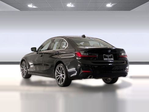 Used 2020 BMW 330i Sedan w/ Convenience Package RWD image 3