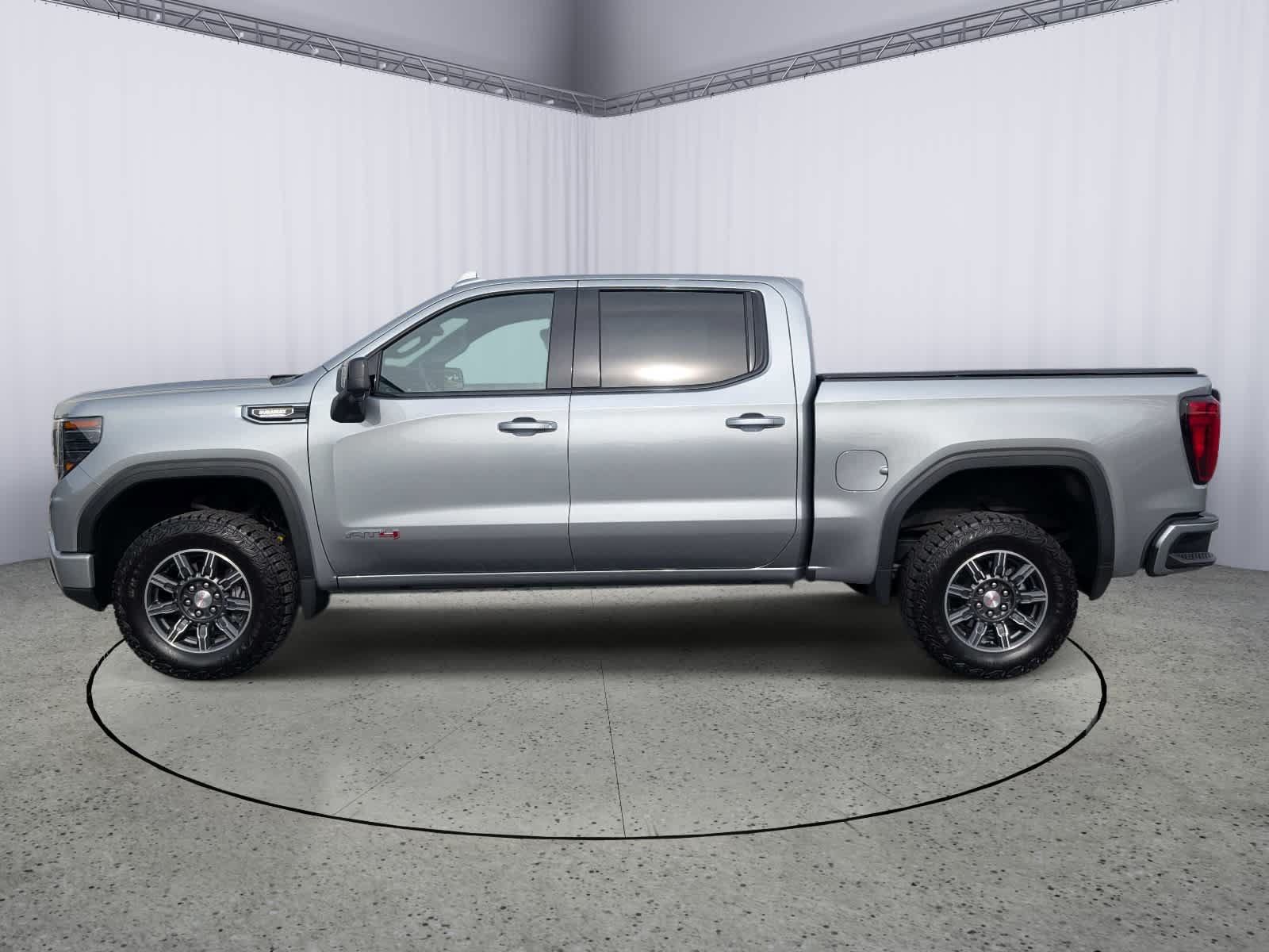 Certified 2025 GMC Sierra 1500 AT4 w/ AT4 Premium Package AWD/4WD image 6