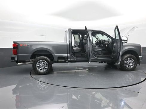 New 2026 Ford F250 Lariat w/ FX4 Off-Road Package image 33