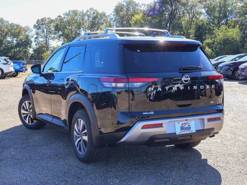 New 2025 Nissan Pathfinder SL w/ Lighting Package (N92) image 2