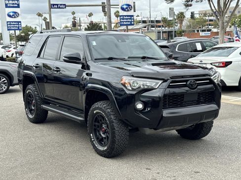 Used 2021 Toyota 4Runner Venture AWD/4WD image 3