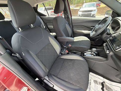 Used 2018 Nissan Kicks SV FWD image 26
