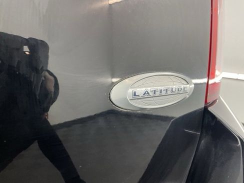 Used 2017 Jeep Compass Latitude image 25