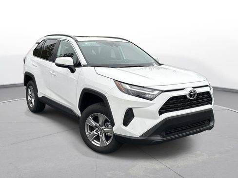 Used 2025 Toyota RAV4 XLE w/ Convenience Package image 4