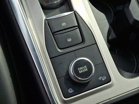 Used 2022 Ford Explorer XLT w/ Equipment Group 202A image 26