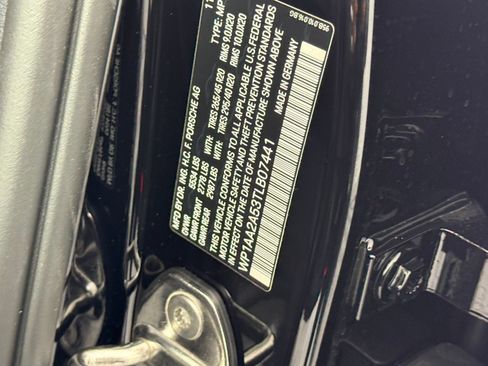 Certified 2026 Porsche Macan AWD/4WD image 23