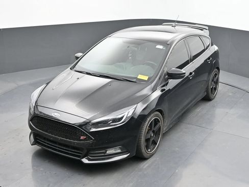 Used 2018 Ford Focus ST FWD image 18