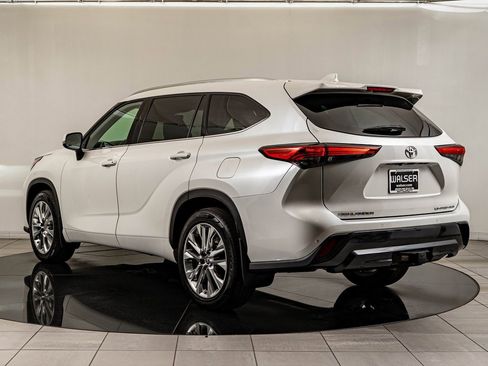 Used 2021 Toyota Highlander Limited image 6