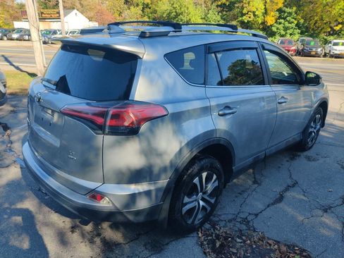 Used 2016 Toyota RAV4 LE AWD/4WD image 6