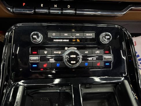 Used 2023 Lincoln Navigator L Reserve w/ Equipment Group 201A image 20