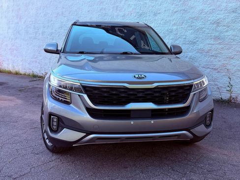 Used 2021 Kia Seltos SX w/ SX Sunroof Package AWD/4WD image 5