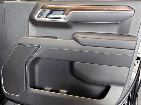 New 2025 Chevrolet Silverado 1500 LT w/ Convenience Package II image 8