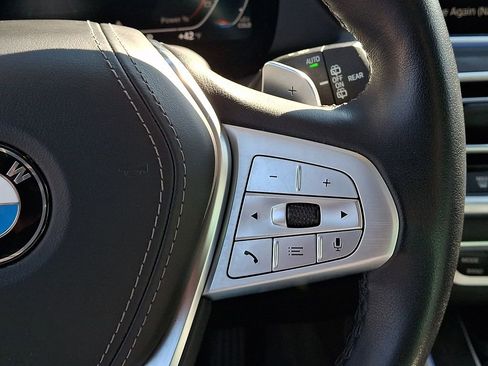 Used 2022 BMW X7 xDrive40i w/ Premium Package image 25