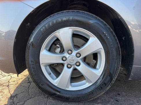 Used 2017 Toyota Sienna LE image 40