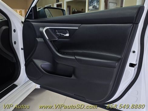 Used 2017 Nissan Altima 2.5 SV FWD image 14