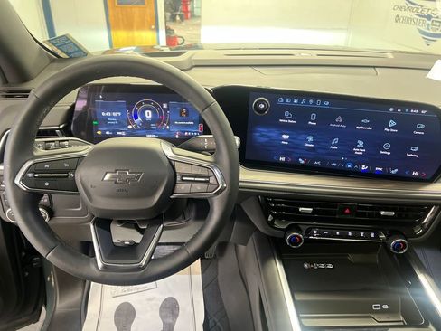 Used 2025 Chevrolet Tahoe Z71 w/ Comfort Package image 21