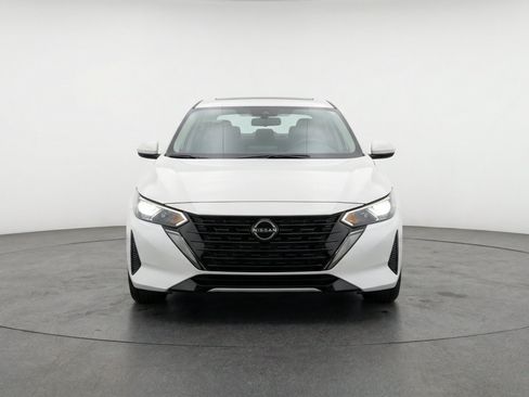 Used 2025 Nissan Sentra SV FWD image 2