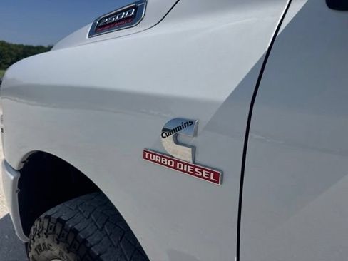 Used 2024 RAM 2500 Laramie AWD/4WD image 10