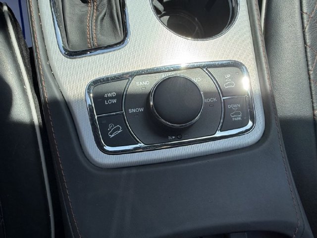 Used 2020 Jeep Grand Cherokee Summit AWD/4WD image 33