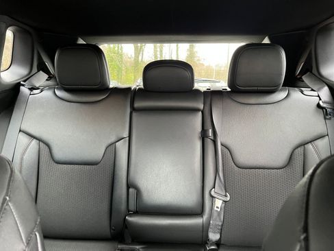 Used 2025 Jeep Compass Trailhawk image 36